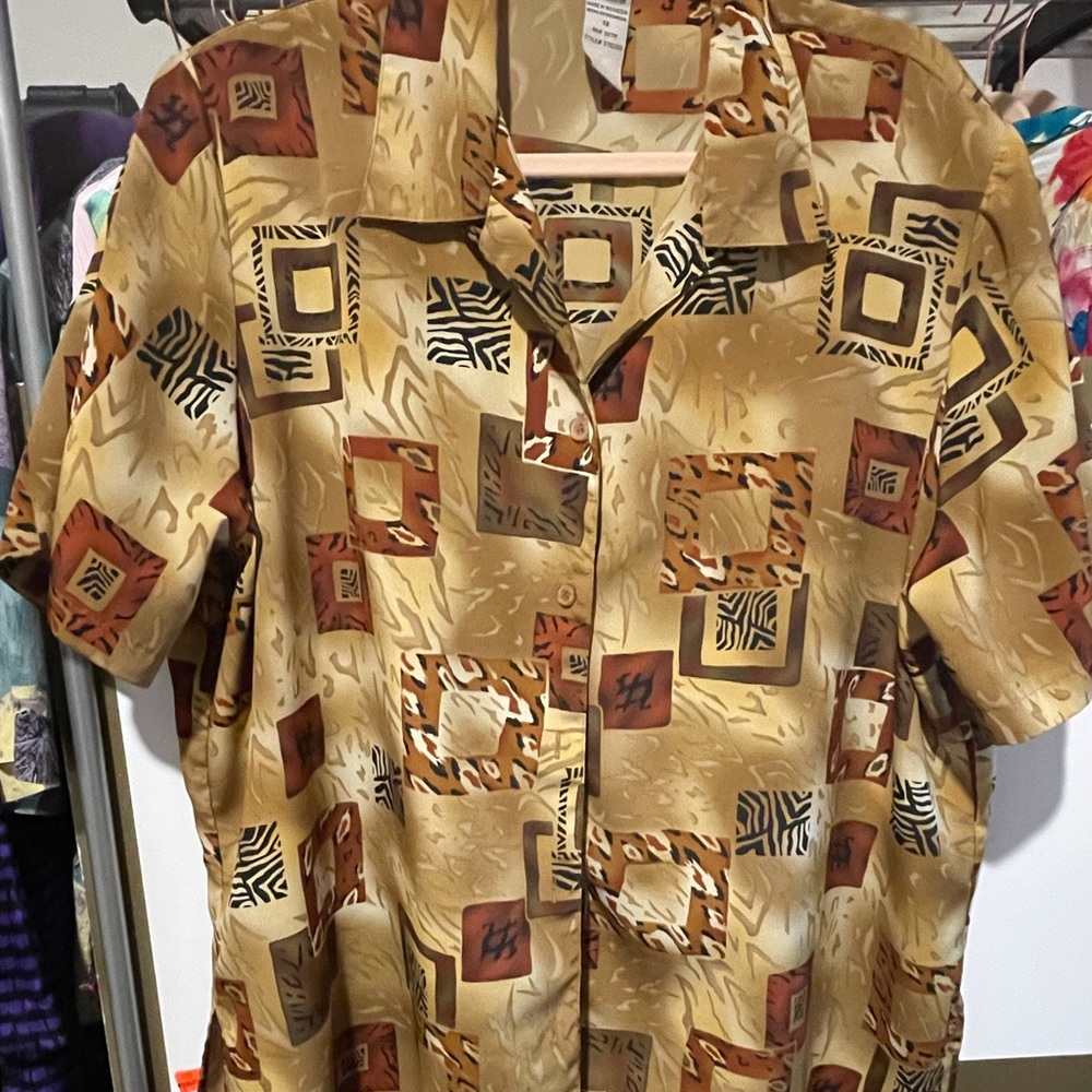 Notations safari print short sleeve blouse
